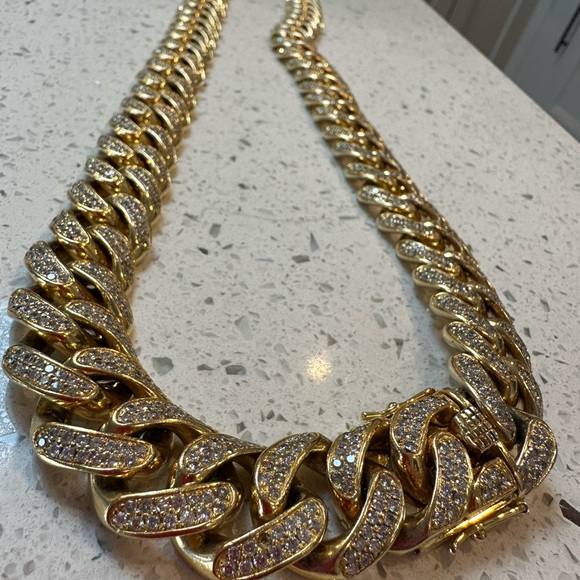 750 gram 18 k gold 
44 carats 
Cuban chain made by frankydiamondofficial - Picture 3 of 5